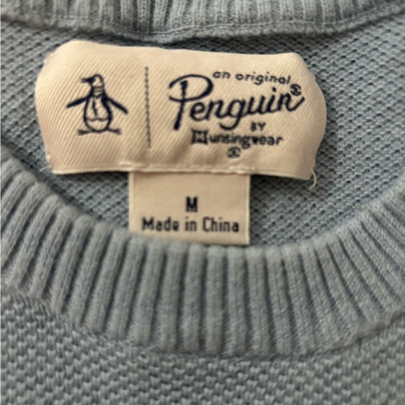 Men’s penguin sweater. EUC size medium - Picture 3 of 3